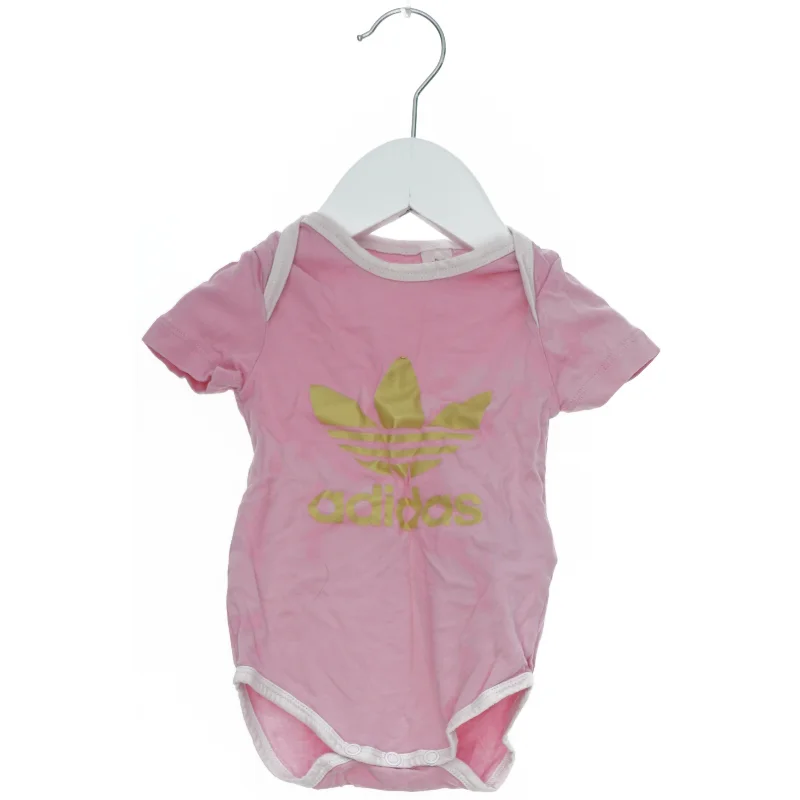 Lyserød Adidas bodystocking til baby fra Adidas (str. 62)