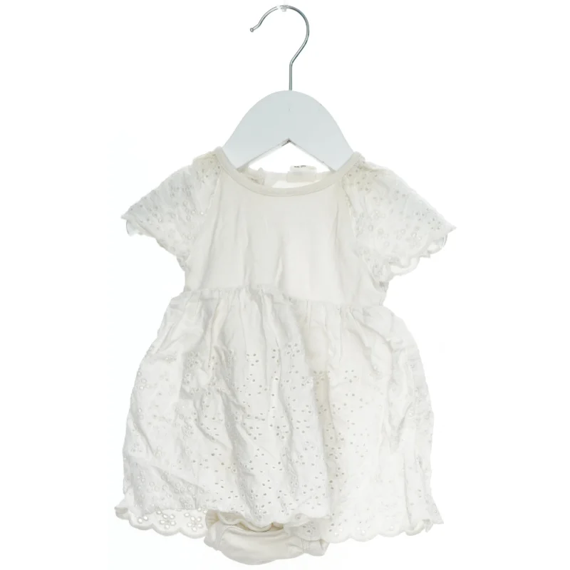 Sommerdragt til baby fra H&M (str. 62)
