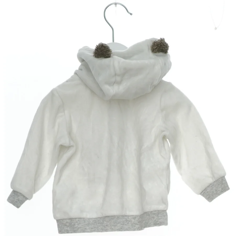 Hvid hættetrøje med koala motiv fra H&M (str. 68)