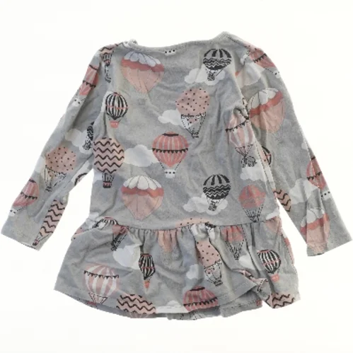 Langærmet kjole med balloner fra Lindex (str. 116)