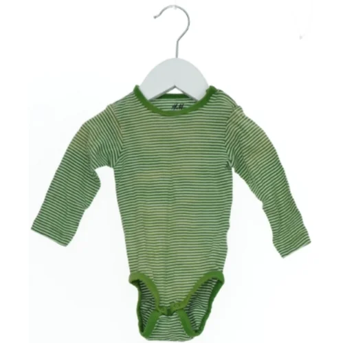 Stribet bodystocking til baby fra H&M (str. 68)