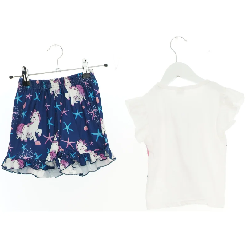 Bluse og nederdel str 98 aldrig brugt