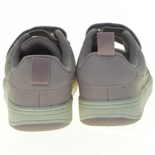 Børnesko med velcrolukning fra H&M (str. 27)