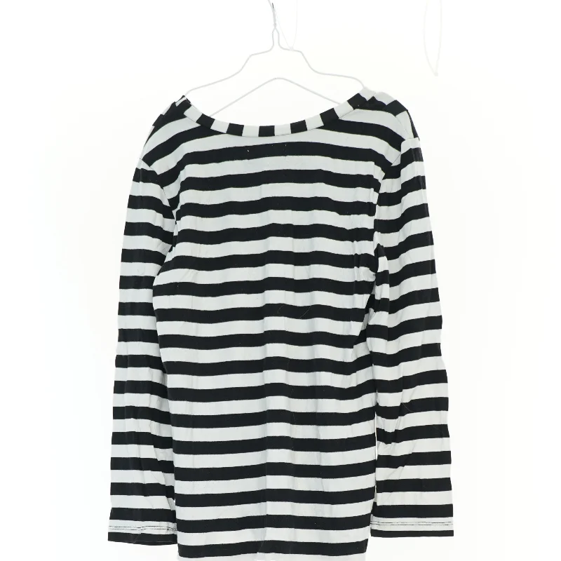 Trøje med butterfly (str. 140 cm)