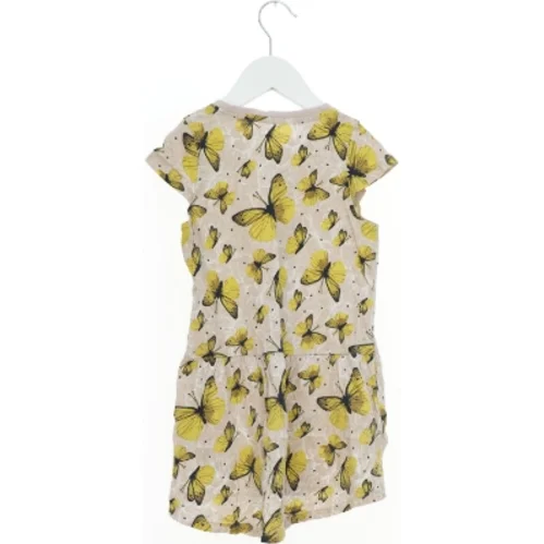 Kjole med sommerfugle mønster fra Basic needs (str. 110)