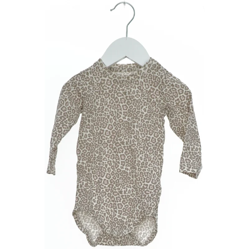 Bodystocking med leopardmønster fra Name It (str. 68)