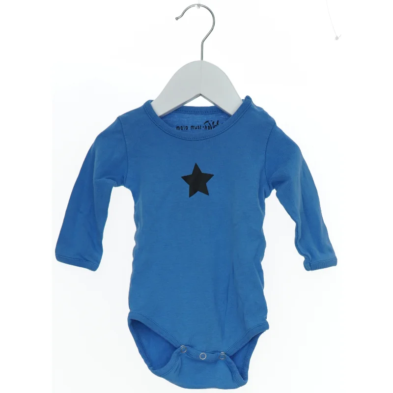 Blå bodystocking med stjernemotiv fra Molo (str. 68)