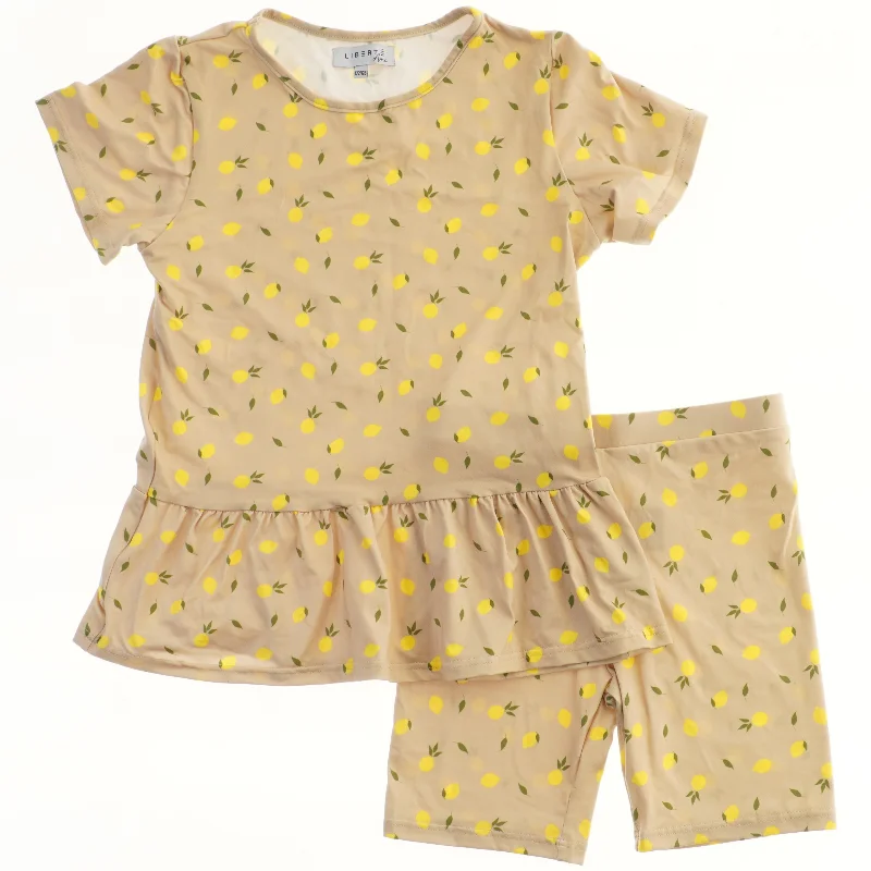 Sommersæt med citronmønster fra LIBERTÉ Ami (str. 122)