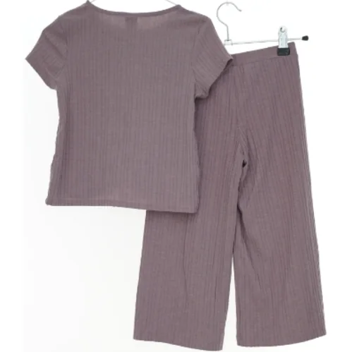 T-shirt og Bukser Sæt fra Lindex (str. 116)