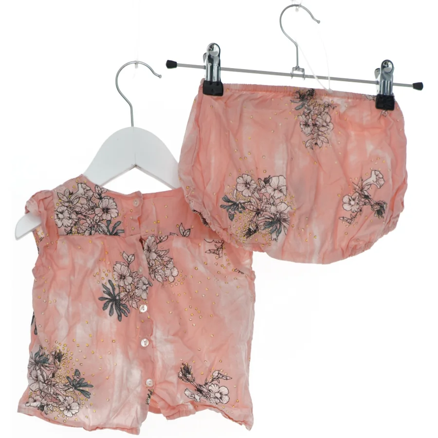 Sæt til småbørn med bluse og bloomers fra MarMar (str. 74)