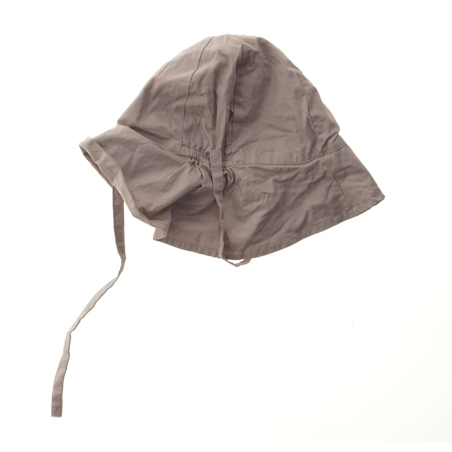 Fire solhatte til børn fra Name It (str. 32 cm)