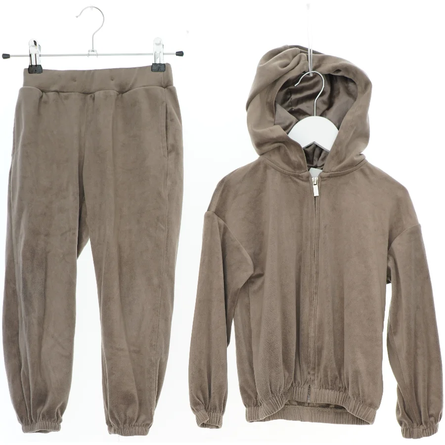 Brun velour joggingdragt fra Lindex (str. 104)