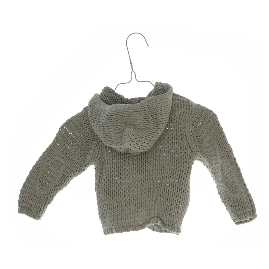 Strikket hættetrøje (Str. 3 mdr)