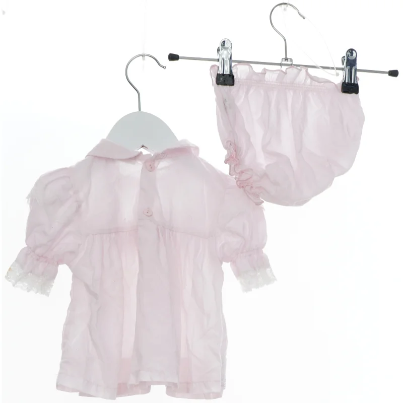 Lyserødt sæt med bluse og bloomers (str. 68)