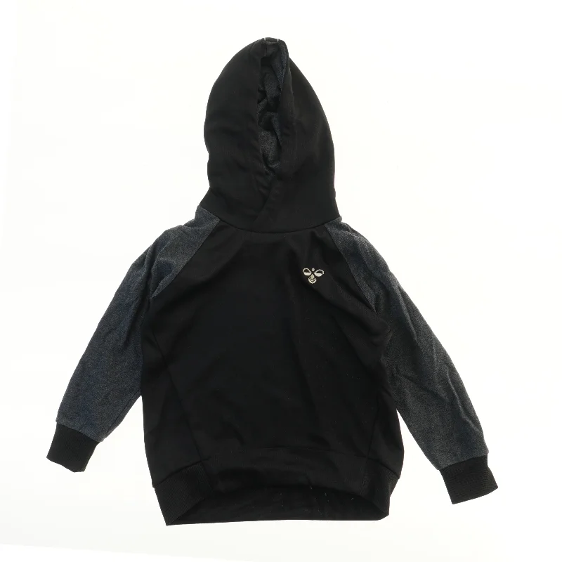 Hættetrøje med logo fra Hummel (str. 110)