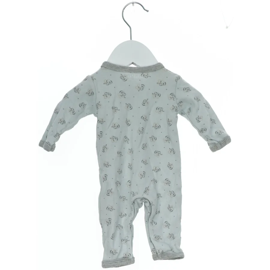 Baby heldragt med mønster fra Fixoni (str. 50)