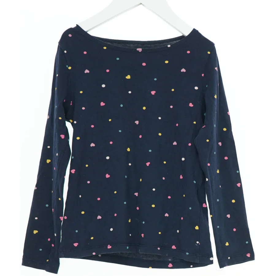 Langærmet bluse med hjerteprint fra H&M (str. 110)