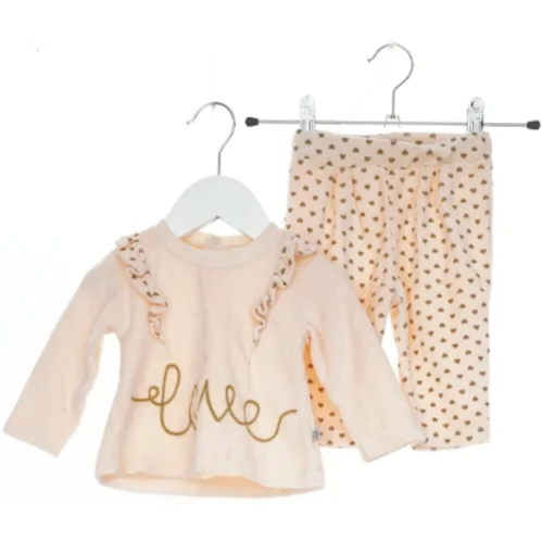 Lyserødt baby sæt med bluse og bukser fra Bi (str. 62)