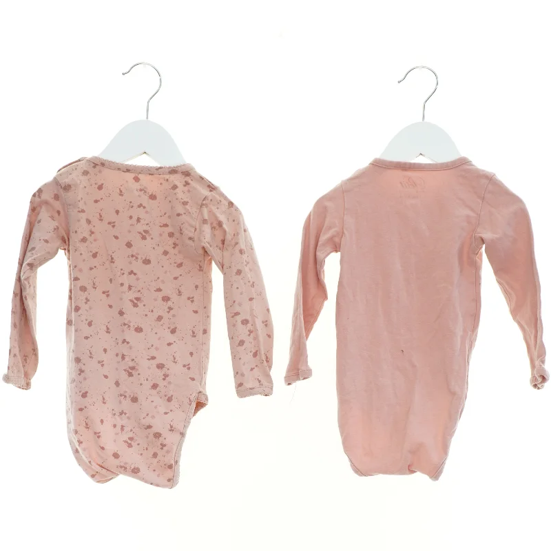 Bodystocking (2 stk.) fra Sofie Schnoor (str. 86 cm)