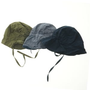 Trekantede børnehatte fra Name It (str. 32 cm)