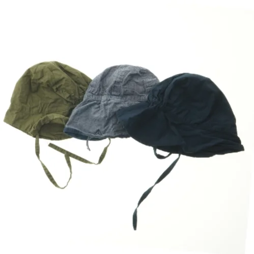 Trekantede børnehatte fra Name It (str. 32 cm)