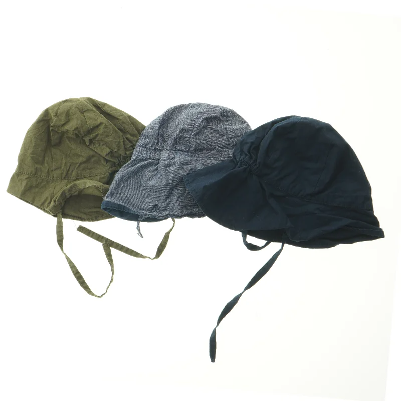 Trekantede børnehatte fra Name It (str. 32 cm)