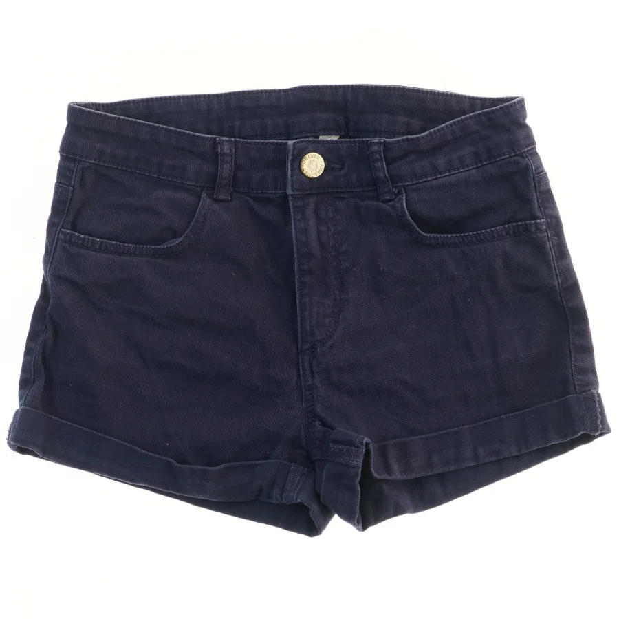 Mørkeblå shorts fra H&M (str. 152)