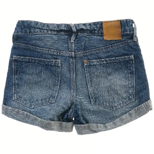 Denim shorts (str. 134)