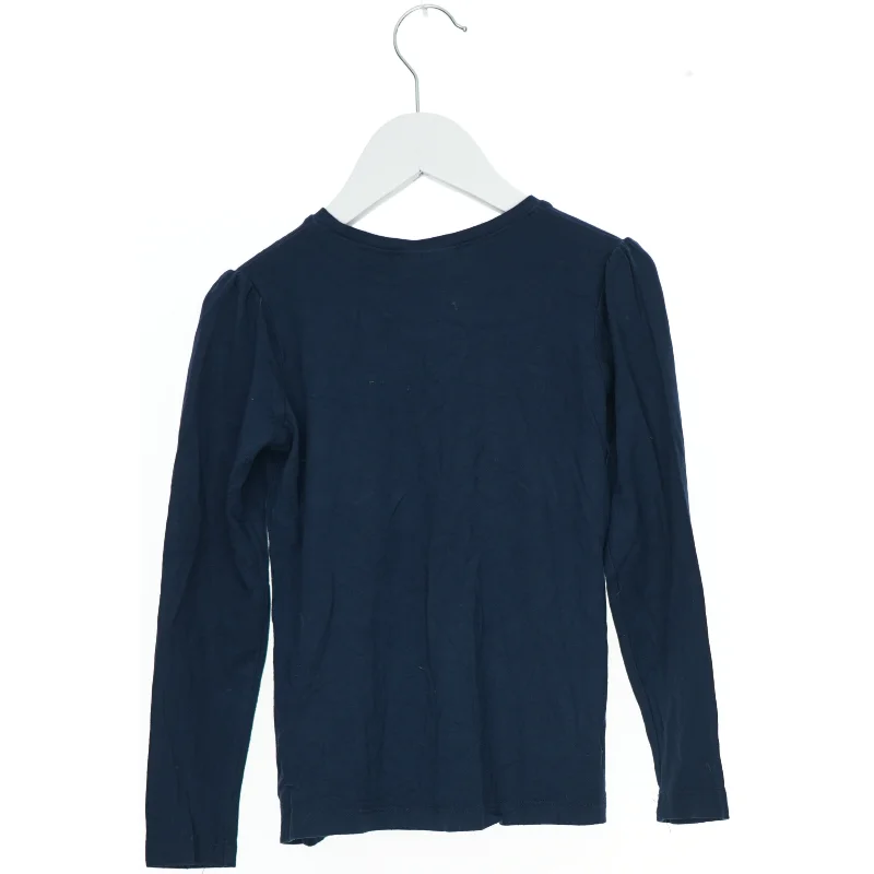 Langærmet bluse med sommerfugleprint fra Pomp de Lux (str. 110)