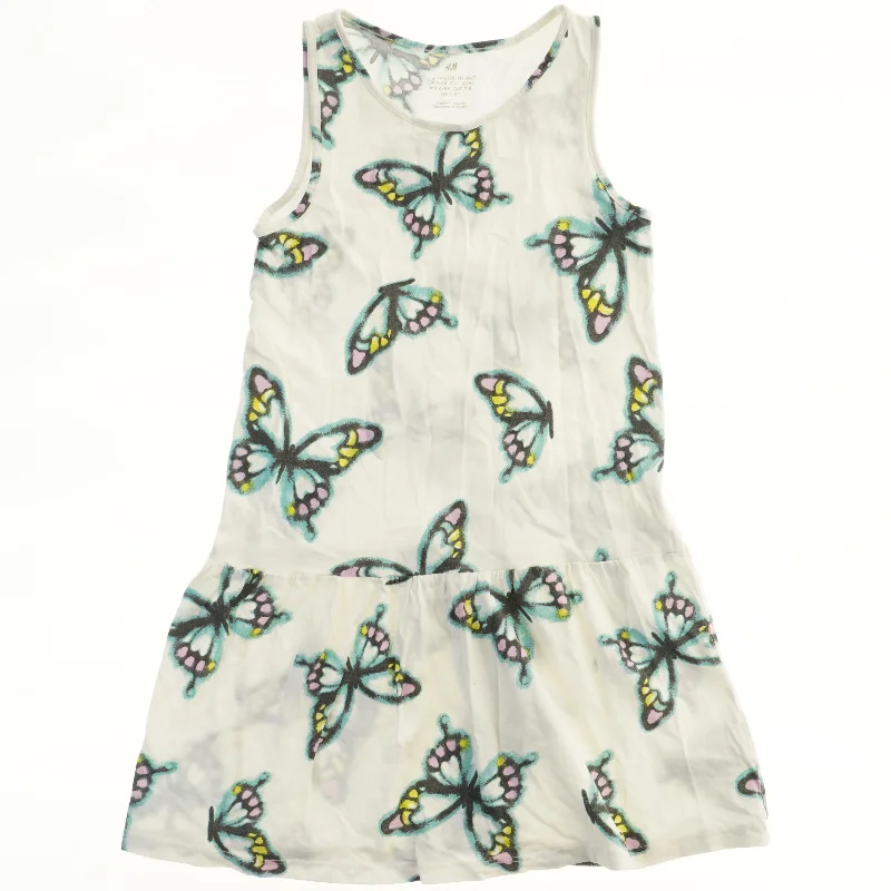 Sommerkjole med sommerfugleprint fra H&M (str. 122)