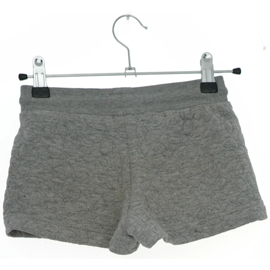 Grå shorts med mønster fra Pomp de Lux (str. 104)