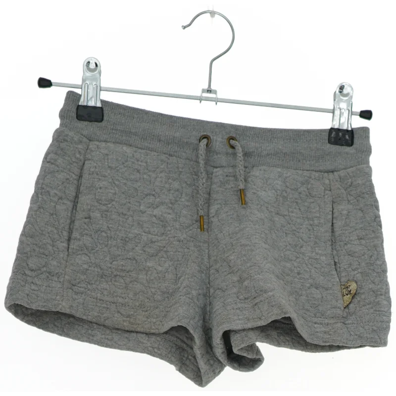 Grå shorts med mønster fra Pomp de Lux (str. 104)