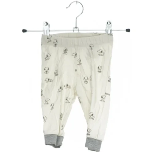 Baby leggings med tegnefilmprint fra H&M (str. 56)