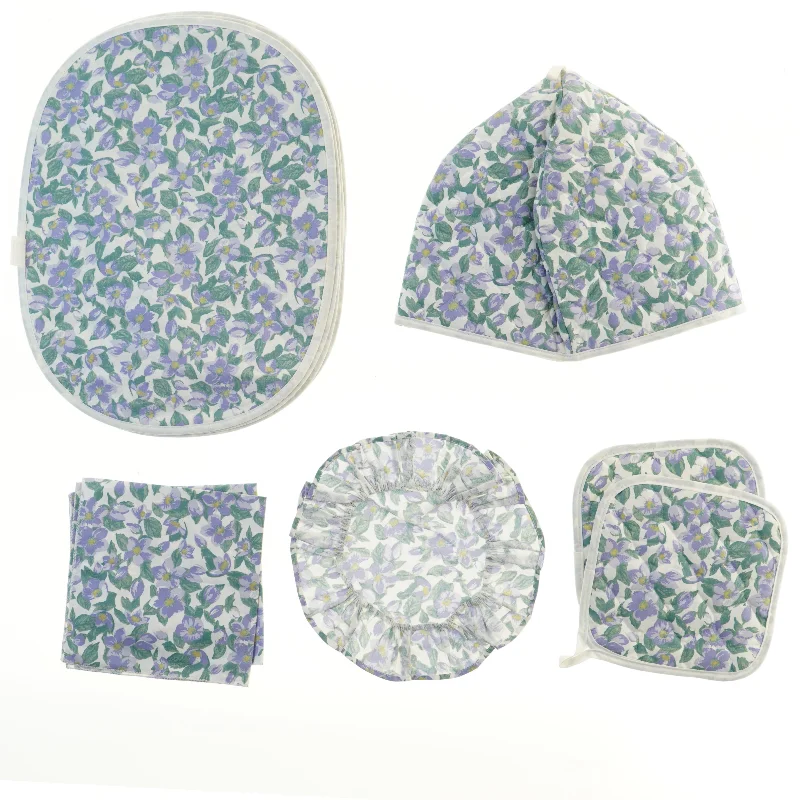 Sæt med køkkentilbehør i blomstermønster