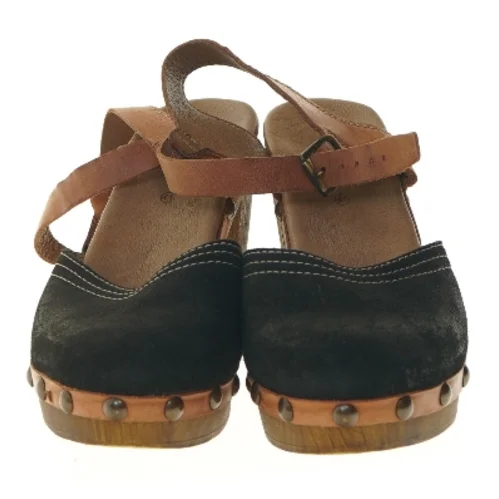 Træsko med hæl fra Ericmichael (str. 41 )