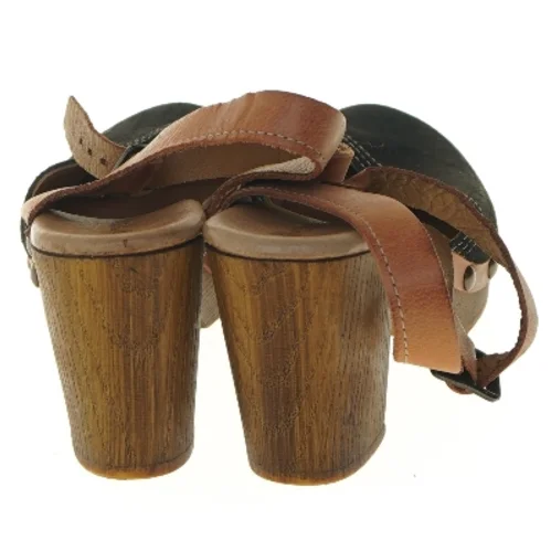 Træsko med hæl fra Ericmichael (str. 41 )