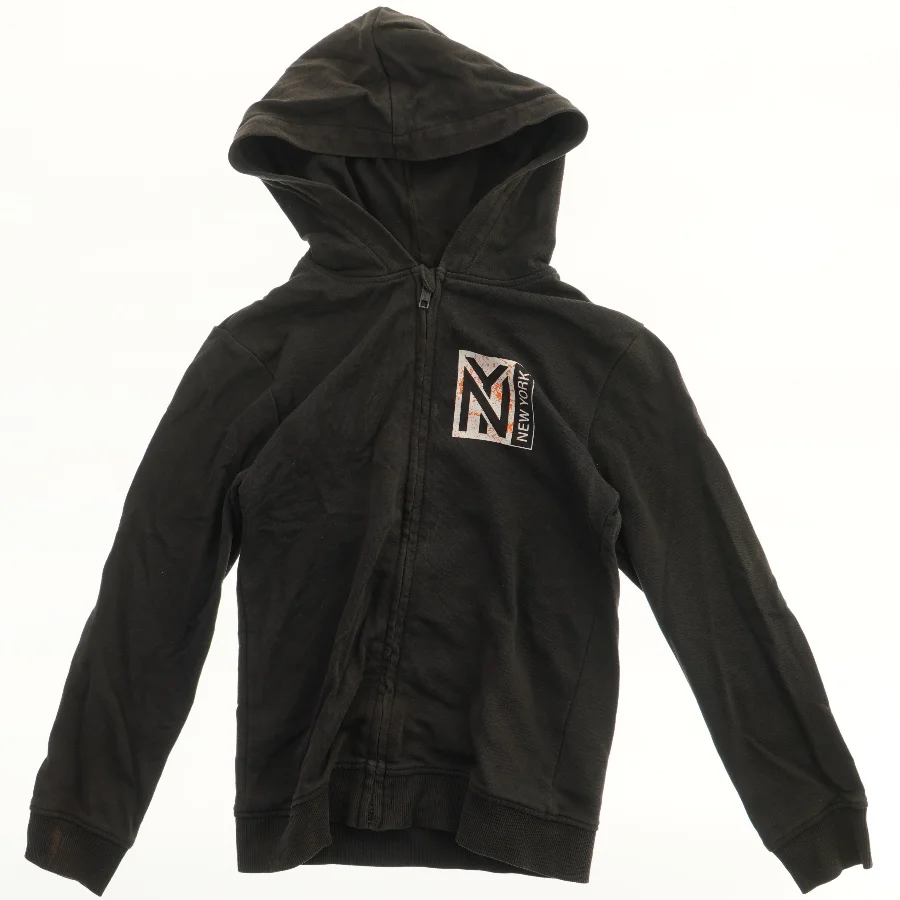 Hættetrøje med New York design fra H&M (str. 134)