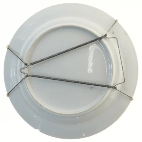 Dekorativ tallerken med blomstermotiv (str. Ø 23,5 cm)