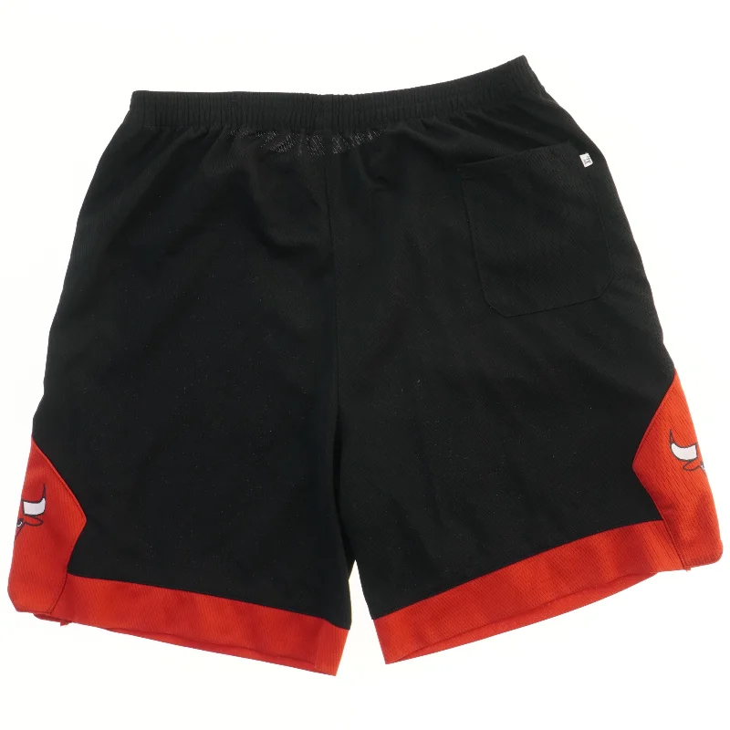Basketshorts med logo fra Nba (str. 140)