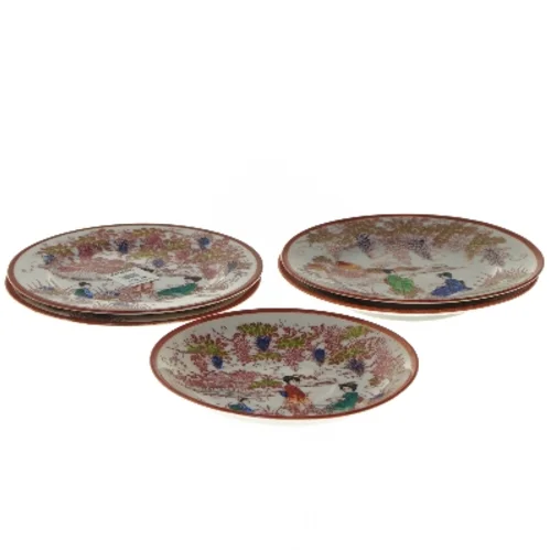 Dekorative porcelænstallerkener (str. Ø 15,5 cm)