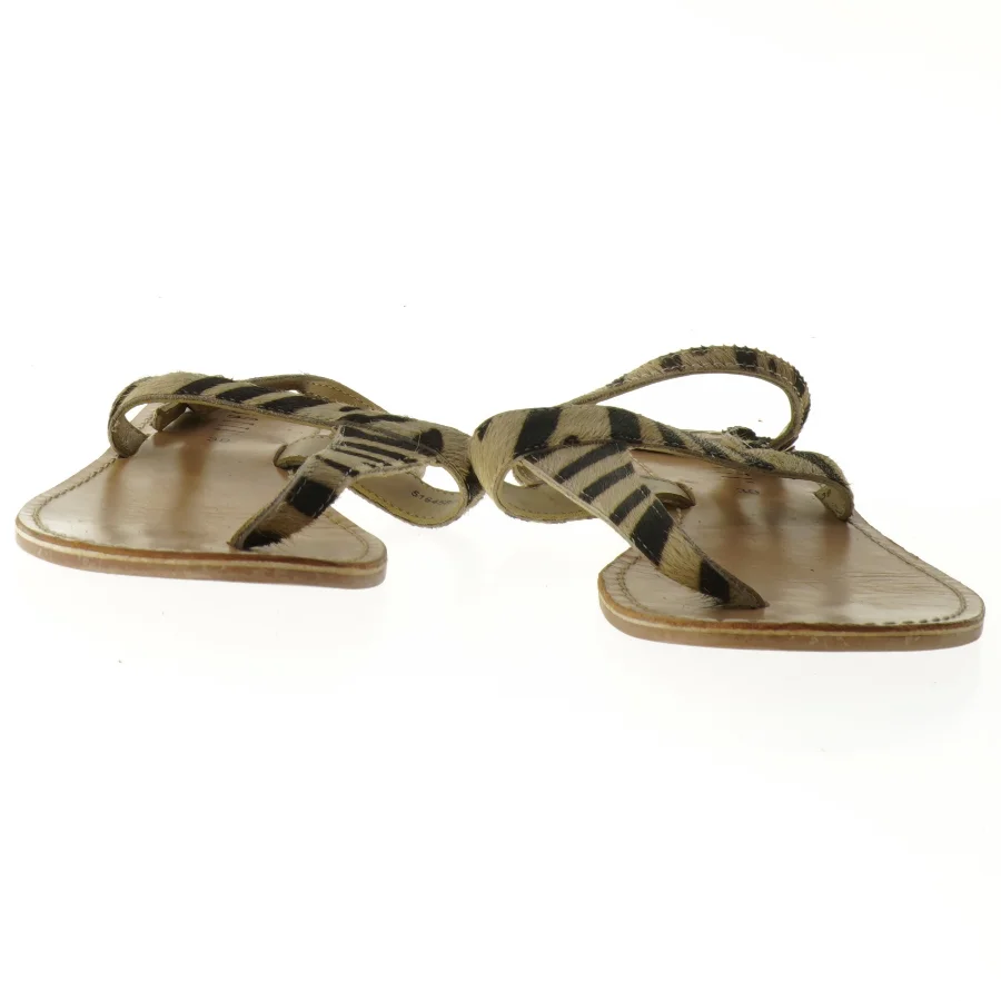 Bugatti sandaler, str. 39 fra Bugatti (str. 39 )