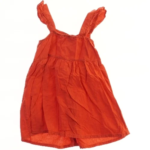 Sommerkjole med knapper fra H&M (str. 104)