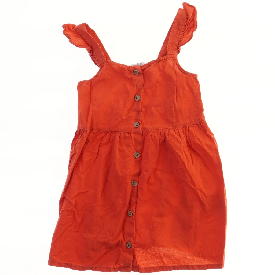 Sommerkjole med knapper fra H&M (str. 104)