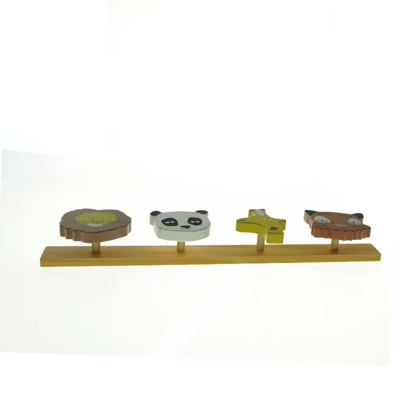 Børneknagerække fra Bloomingville (str. 47 x 8 cm)