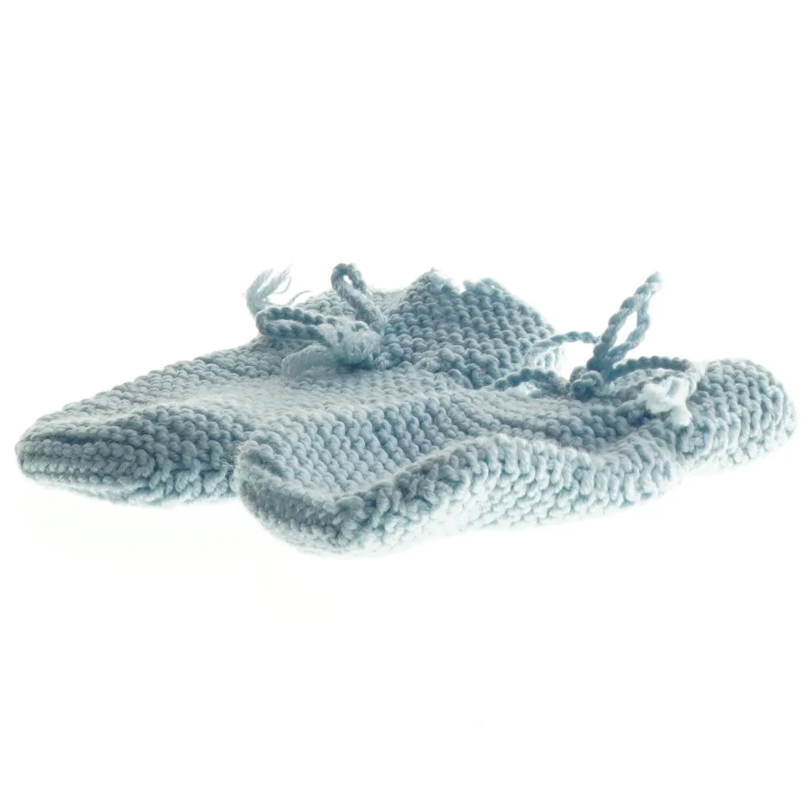 Strikkede babyfutter (str. 13 x 8 cm)