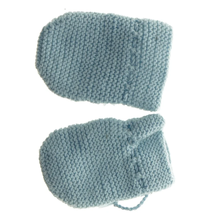 Strikkede babyfutter (str. 13 x 8 cm)