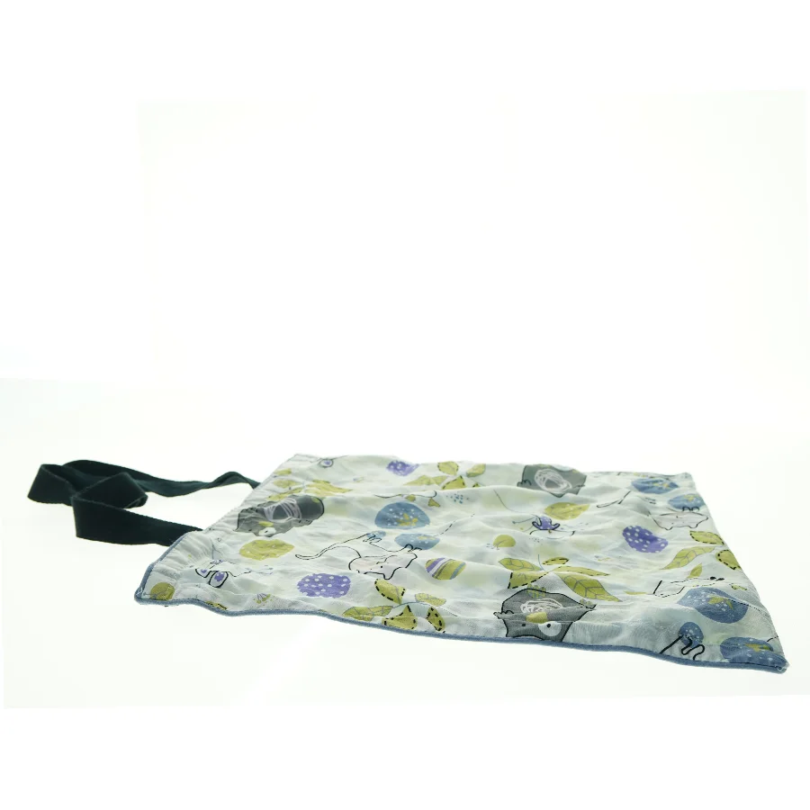 Genanvendelig indkøbstaske med dyre- og prikmønster (str. 45. x 45 cm)