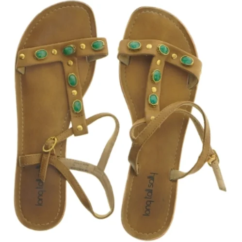 Brugte flade sandaler med remme og dekorationer (str. 42)