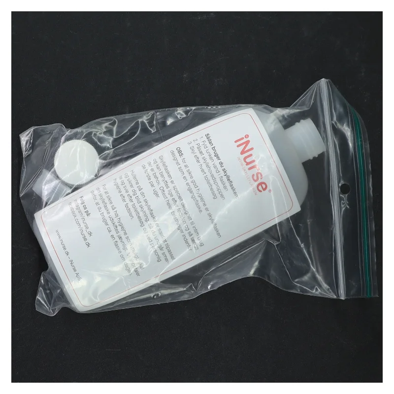 Tom plastikflaske med emballage