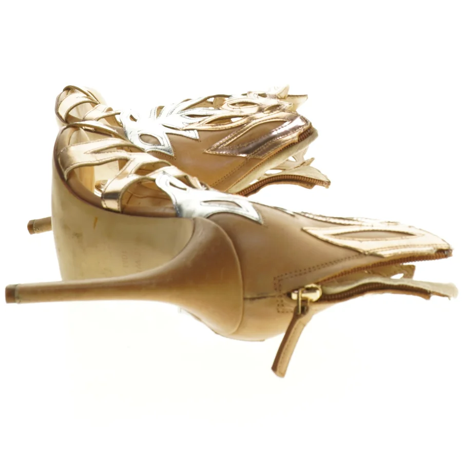 Guld højhælede sandaler med udsmykning (str. 10 m)